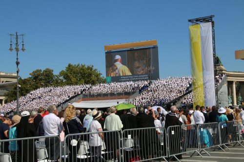 Elsőáldozóink az 52. Nemzetközi Eucharisztikus Kongreszuson